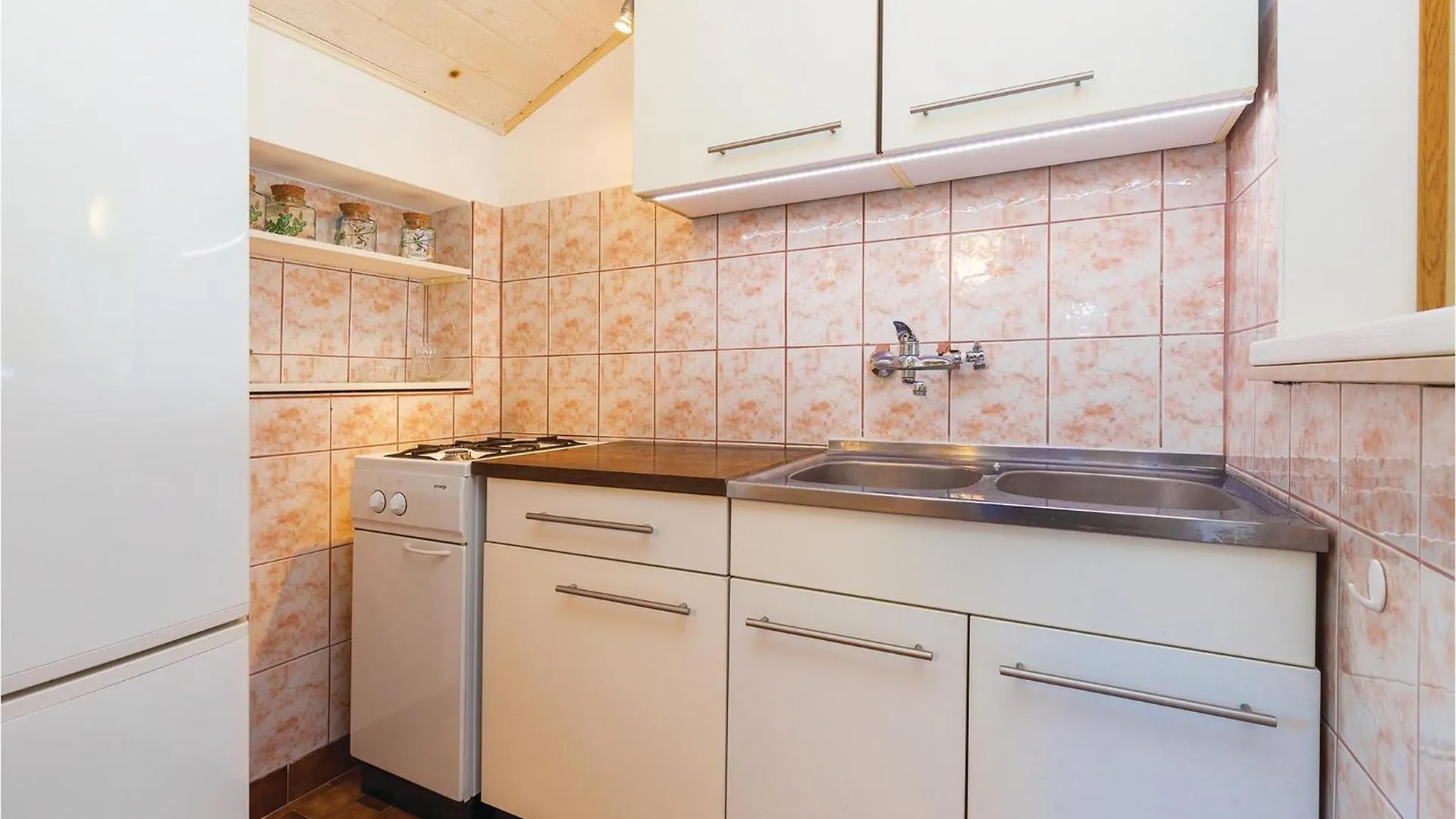 Amazing Home In Novi Vinodolski With Kitchen 0*,  كرواتيا